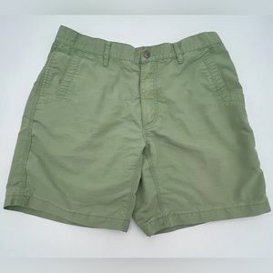 Mountain Khakis Sage Green Poplin Men’s Relaxed Fit Shorts Size 34 x 8 Spot